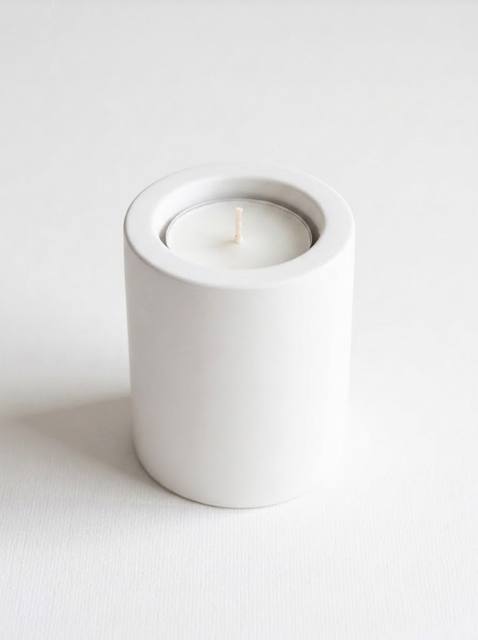 פמוט עגול גבוה מבטון פולימרי בעבודת יד, Yama Design