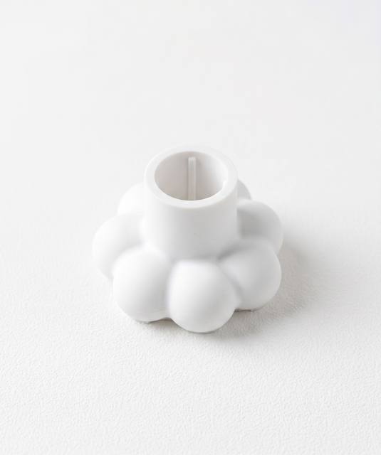 פמוט פרח מבטון פולימרי בעבודת יד, Yama Design